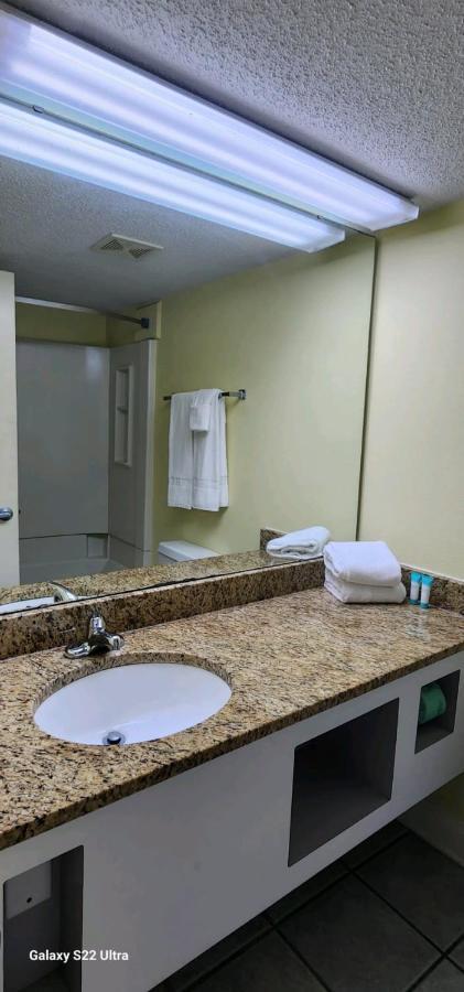 Oceanfront Efficiency T405 Lägenhet Myrtle Beach Exteriör bild